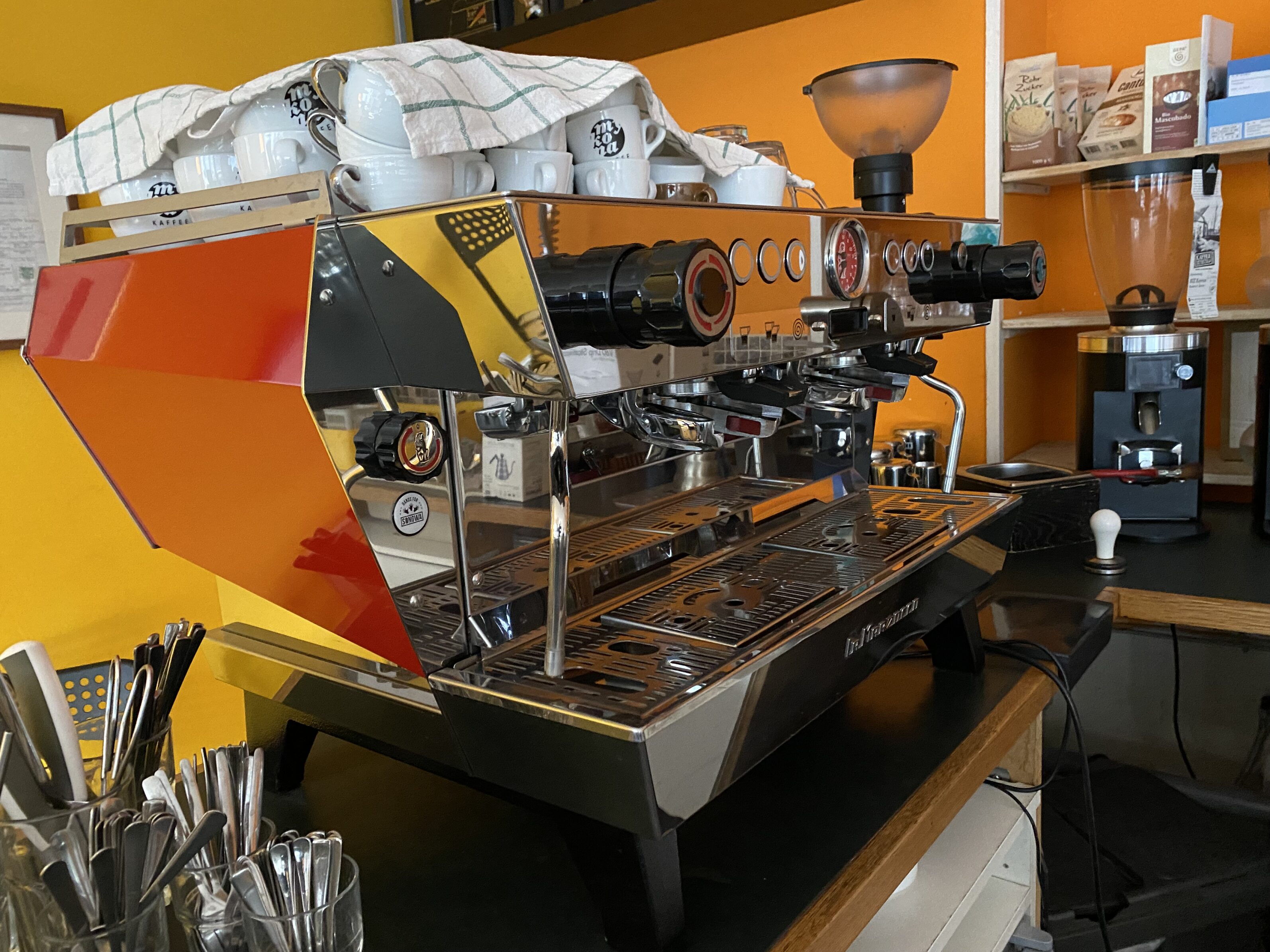 La Marzocco Espressomaschinen und Zubehör Kostenlose Lieferung innerhalb Berlins Kein Versand von Espressomaschinen!